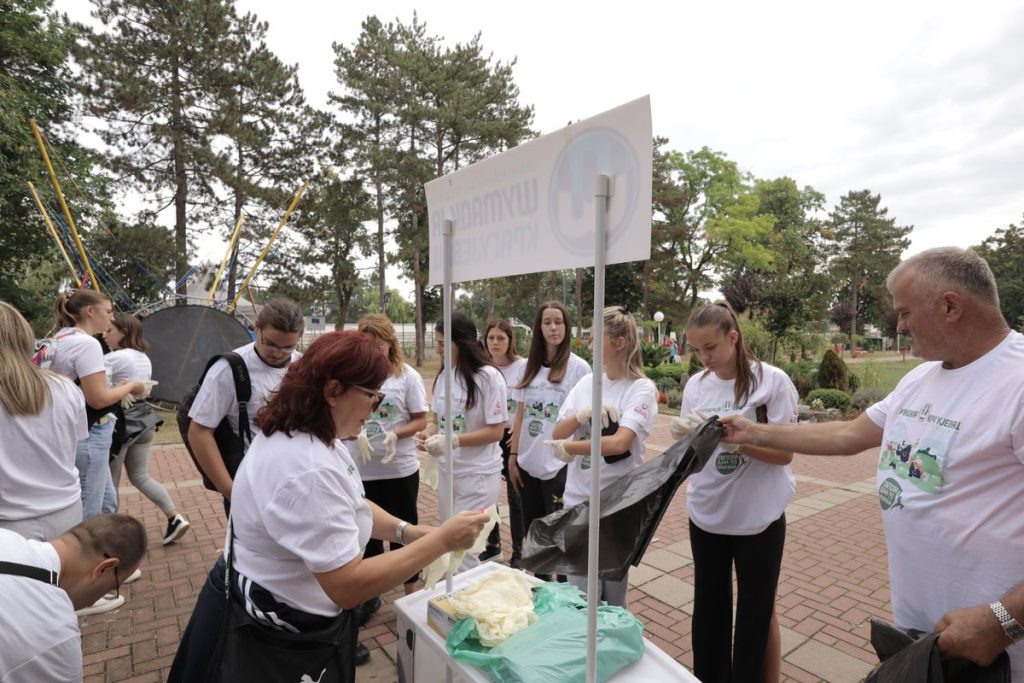 Svetski dan čišćenja obeležen akcijom u Velikom parku 16.09.23 svetski dan ciscenja 2