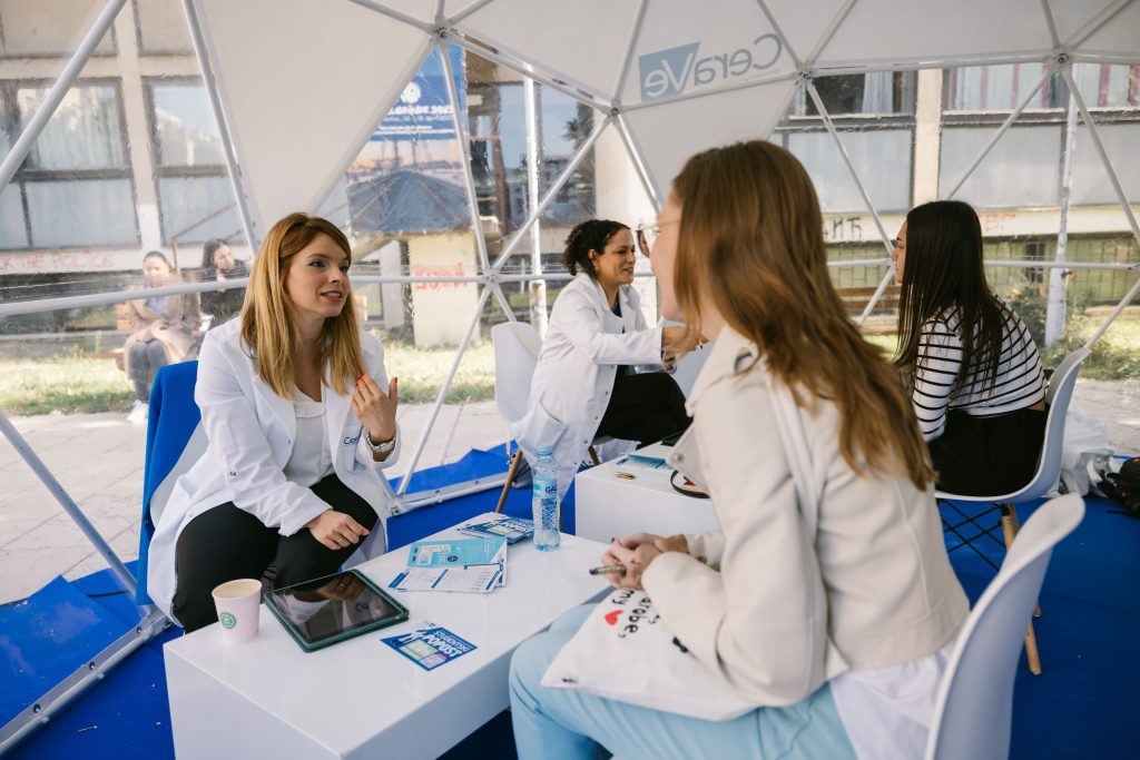 Uspešno završen još jedan krug CeraVe Days projekta na fakultetima u Srbiji Cerave Days Dermatološke Konsultacije