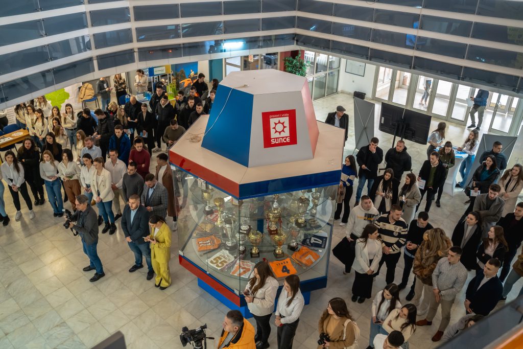 Javna diskusija i Sajam zapošljavanja i praksi na Univerzitetu u Kragujevcu Ogi03931