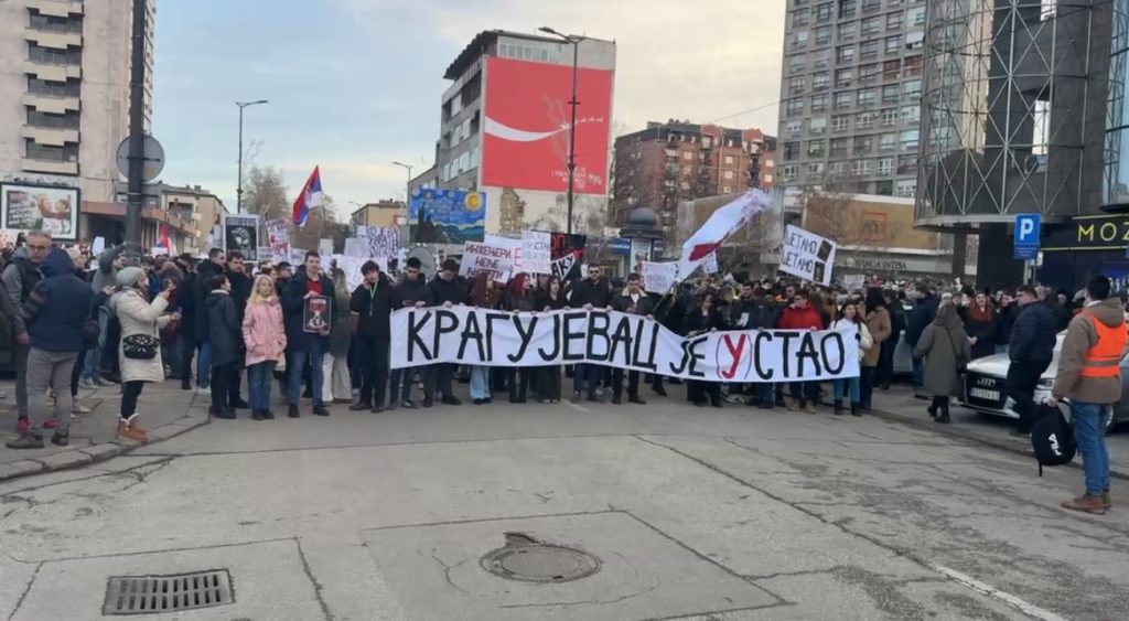 Protest u Kragujevcu među najmasovnijim okupljanjima u Srbiji Kragujevac Je Ustao1