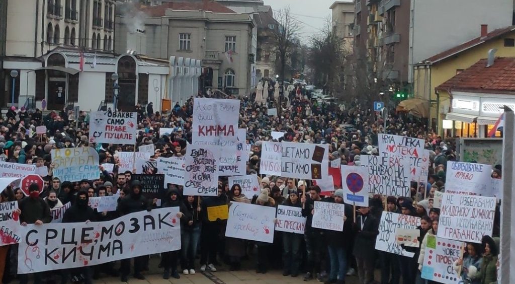 Na Đačkom trgu veliki protest studenata Gimnazija Protest 19.01