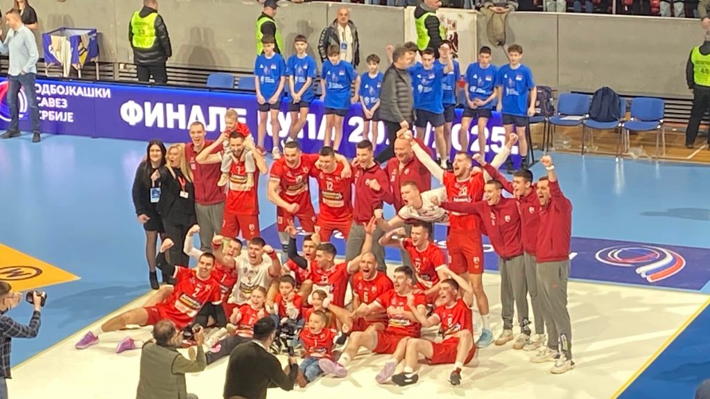 Odbojkaši Radničkog osvojili Kup Srbije! Halom „Jezero“ orilo se PUMPAJ, PUMPAJ! Radnicki Osvojilo Kup