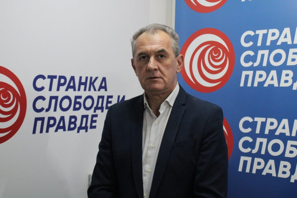 Đorović (SSP): Da li su telefoni i satovi poklon ili mito policiji? Img 2df0313aabcffc1df184e2c290a5fef7 V