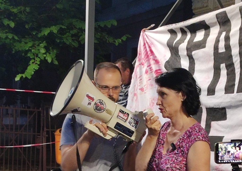 Suspendovana profesorka iz Kragujevca koja je podržala studente i maturante Suzana Rogan