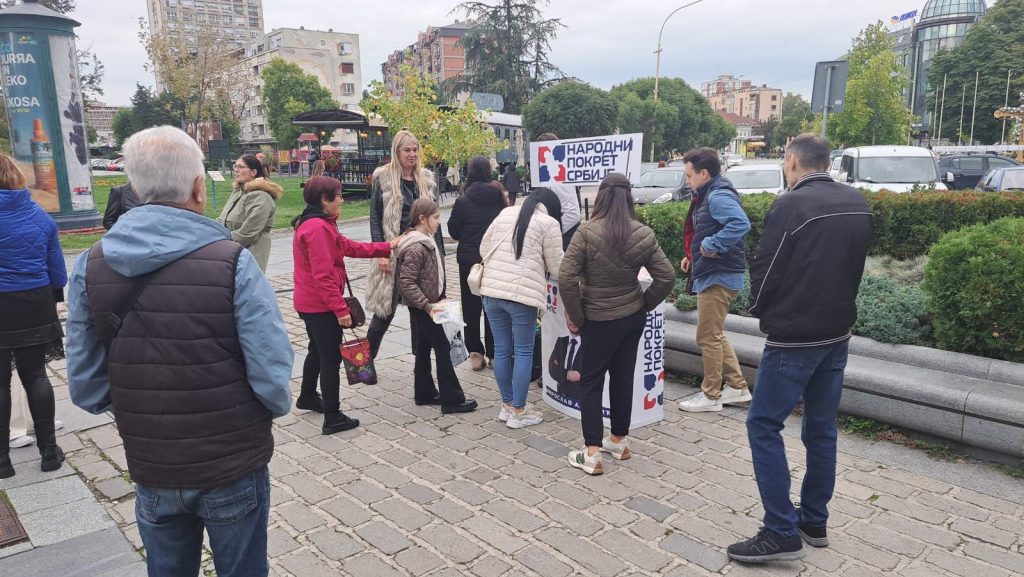 Narodni pokret Srbije Kragujevac pokrenuo peticiju za besplatne udžbenike 1000000608