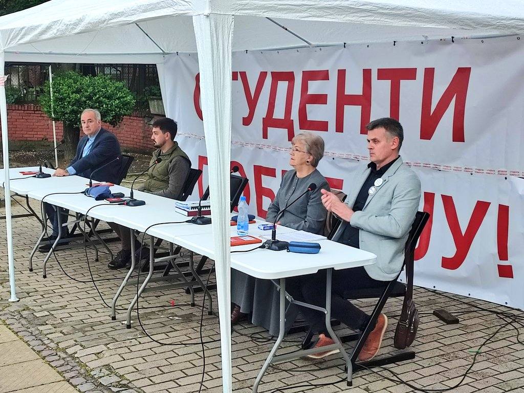 U Kragujevcu održana tribina o značaju opstanka Univerziteta u Kosovskoj Mitrovici Studenti tribina