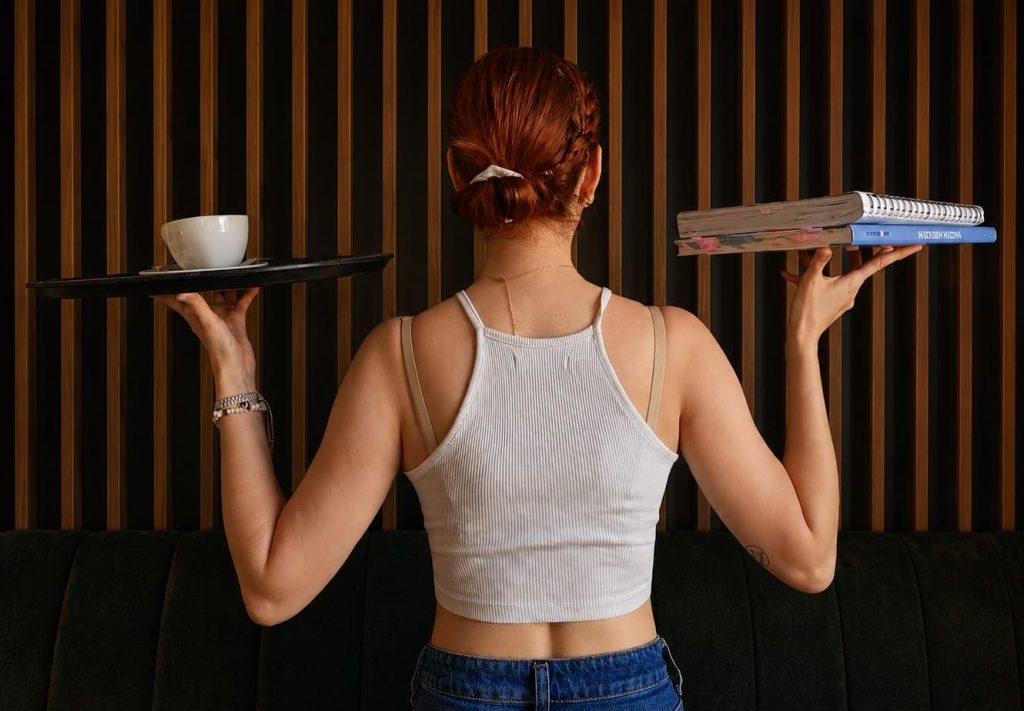 Mladi u začaranom krugu: Između posla za koji su se školovali i onog za koji se ne traži radno iskustvo Mladi posao